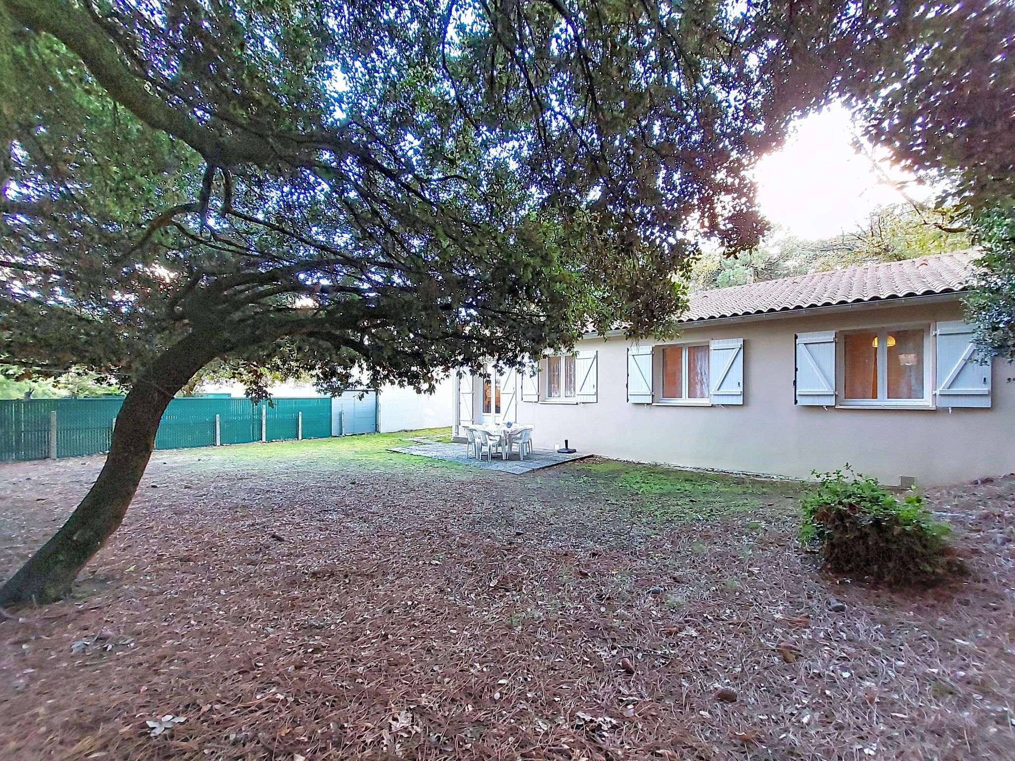 Les Alouettes-Buiten