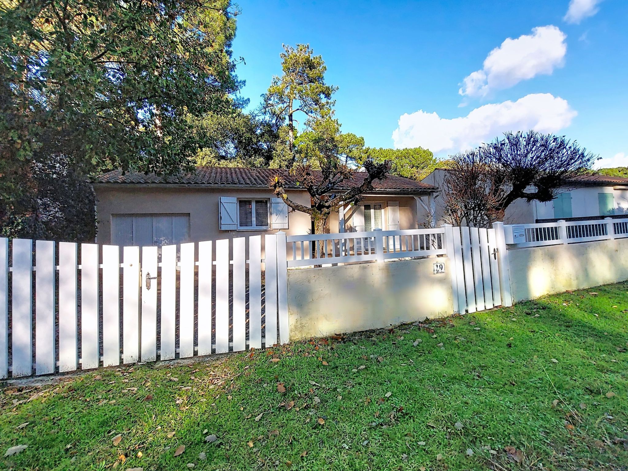 Les Alouettes-Buiten