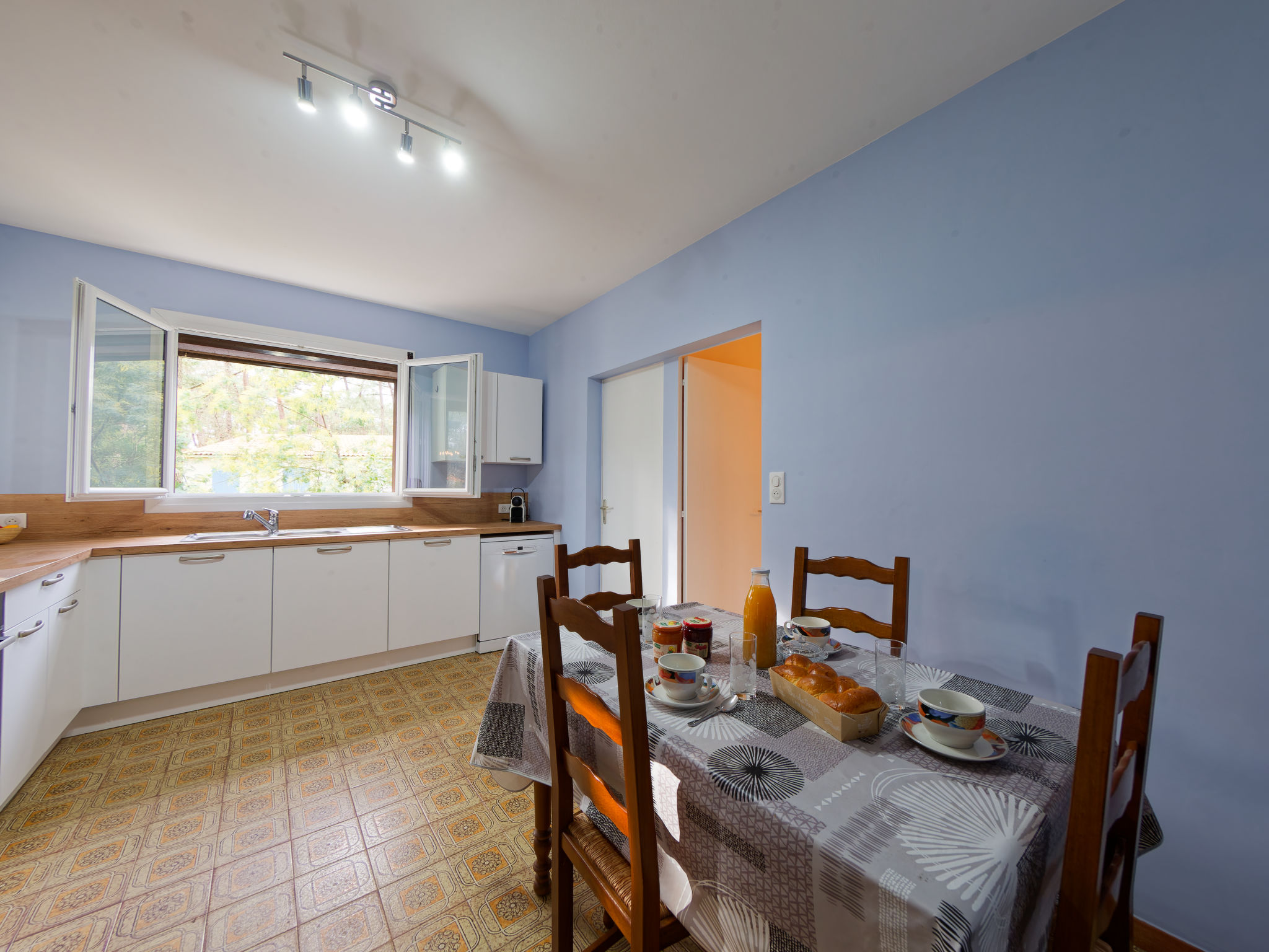 Kitchen / Dining Room