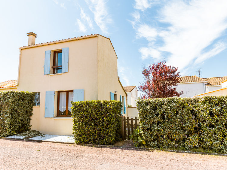 Search and Stay destination Saint-Palais-sur-Mer, Nouvelle-Aquitaine - France from AU$ 190. Les Privileges