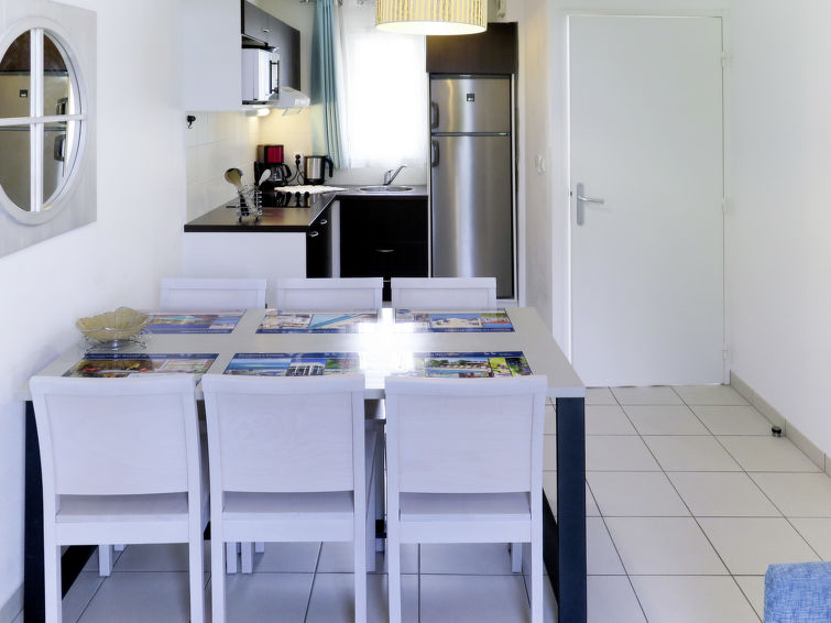 Search and Stay destination Saint-Palais-sur-Mer, Nouvelle-Aquitaine - France from AU$ 128. Les Carrelets 36X