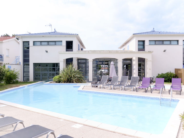 Search and Stay destination Saint-Palais-sur-Mer, Nouvelle-Aquitaine - France from AU$ 144. Les Carrelets 48/48X