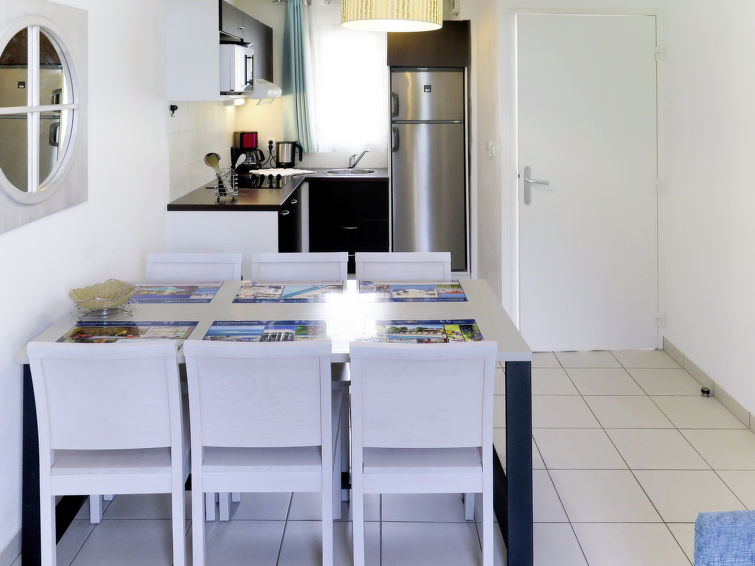 Search and Stay destination Saint-Palais-sur-Mer, Nouvelle-Aquitaine - France from AU$ 144. Les Carrelets 48/48X