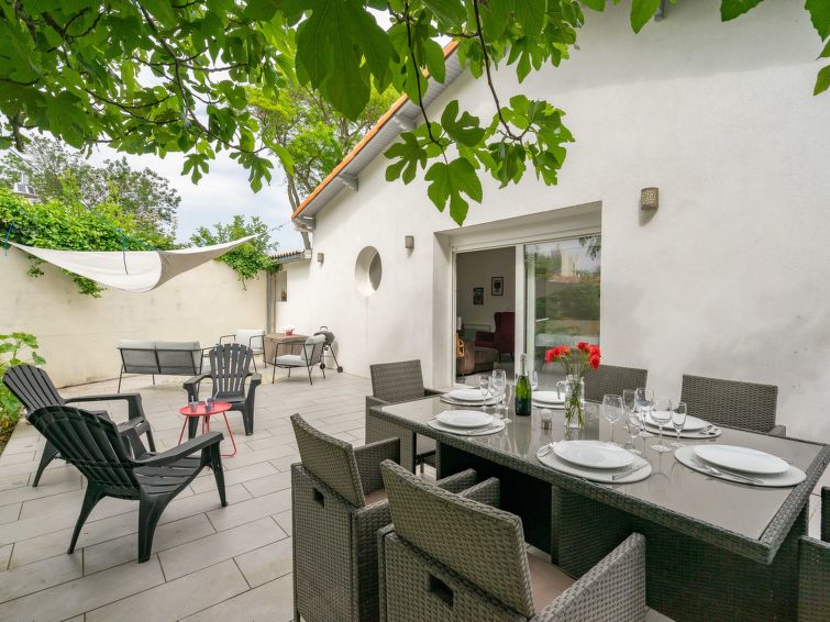 Search and Stay destination Royan, Nouvelle-Aquitaine - France from AU$ 263. Le Clouzit
