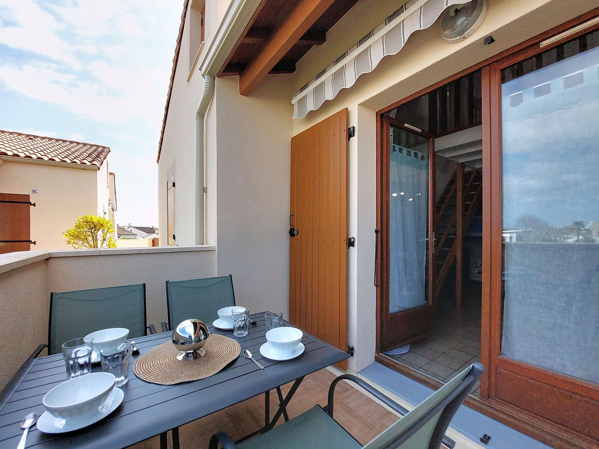 Photo of Les Soleils Rouges