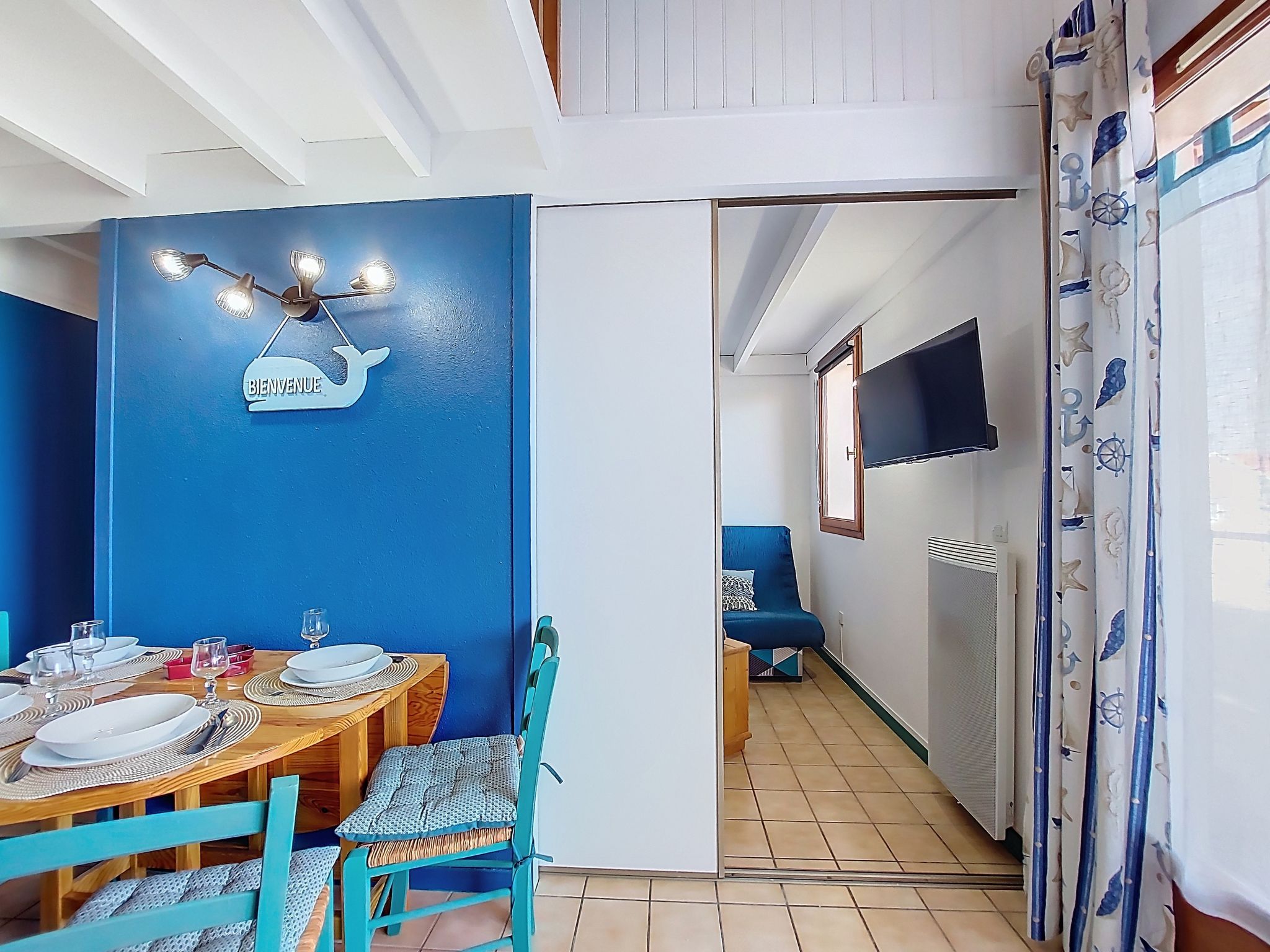 Photo of Les Soleils Rouges