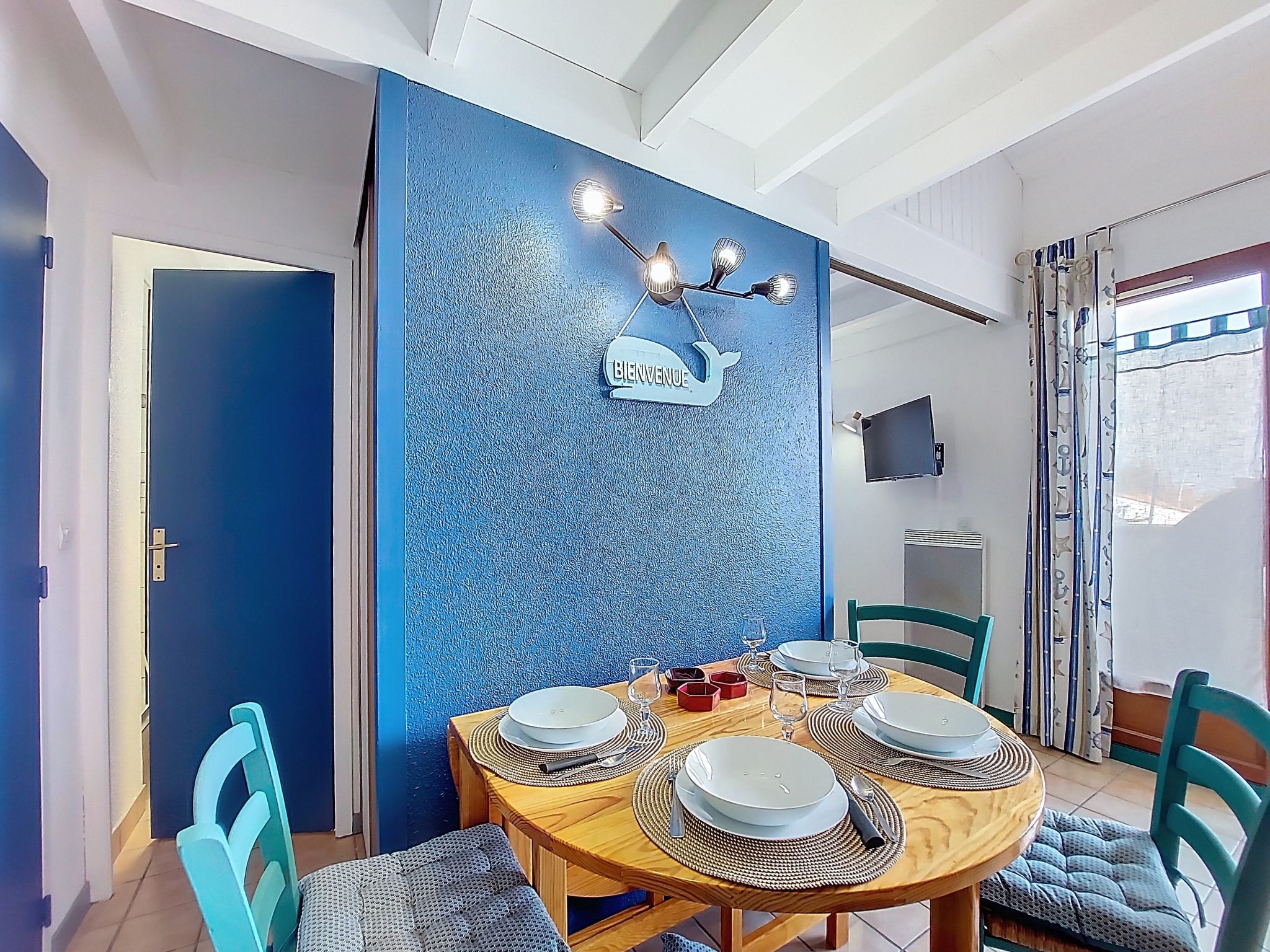 Photo of Les Soleils Rouges