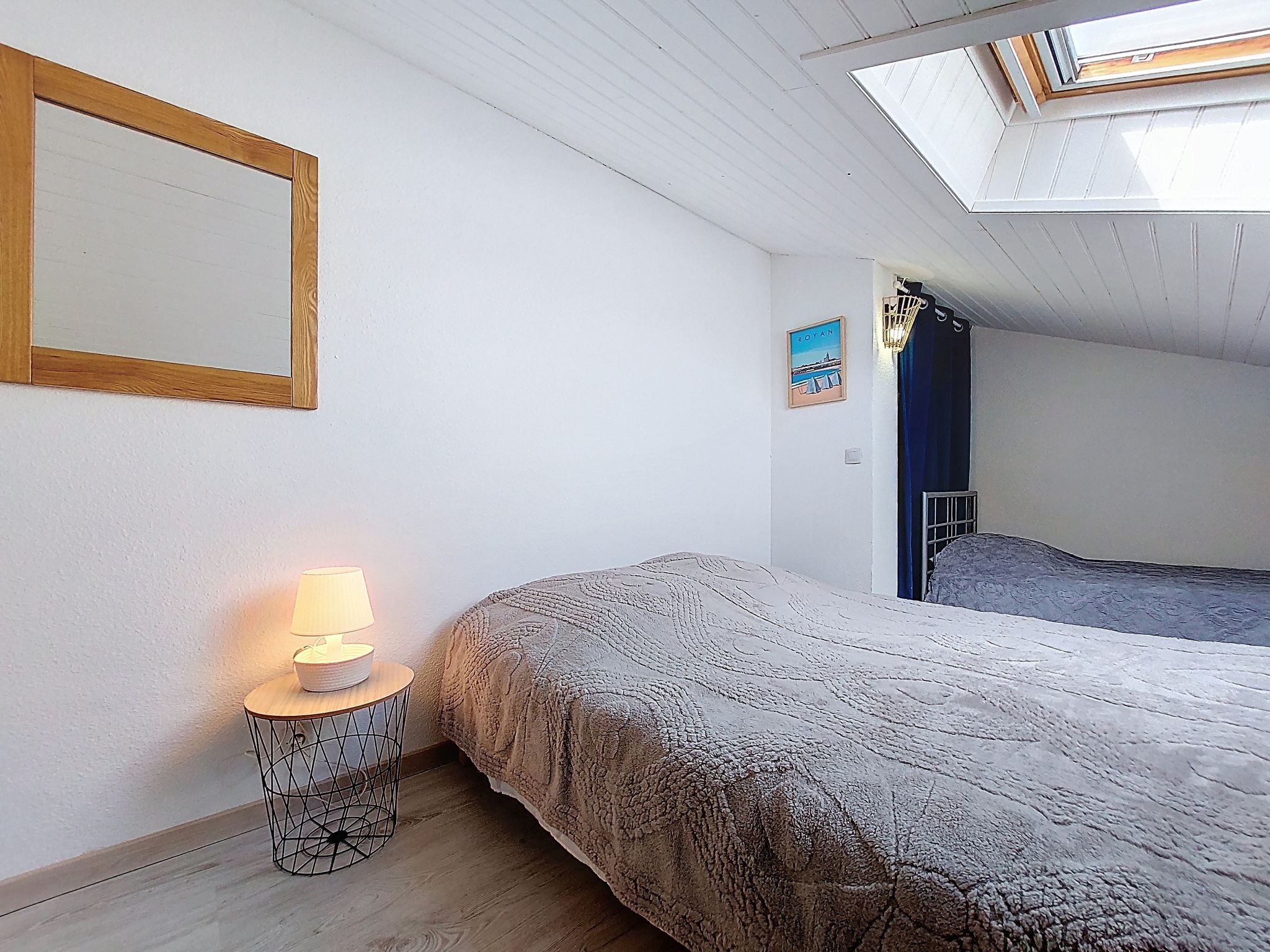 Photo of Les Soleils Rouges