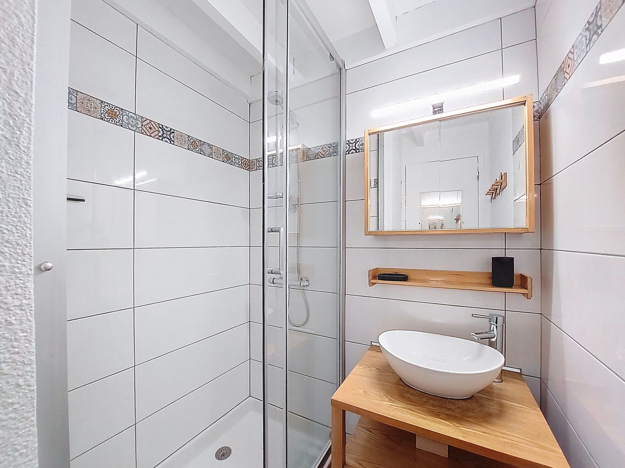 Photo of Les Soleils Rouges