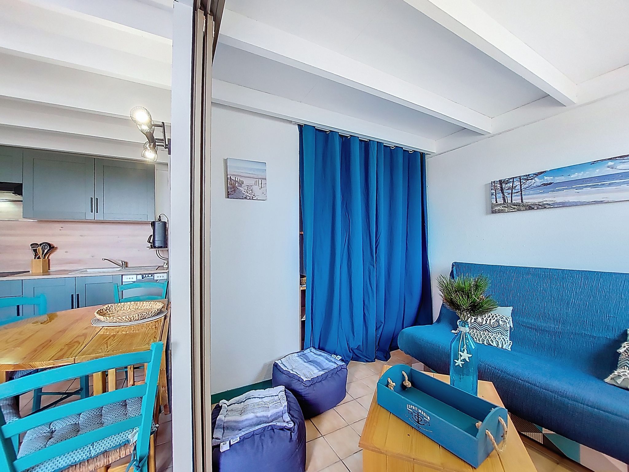 Photo of Les Soleils Rouges