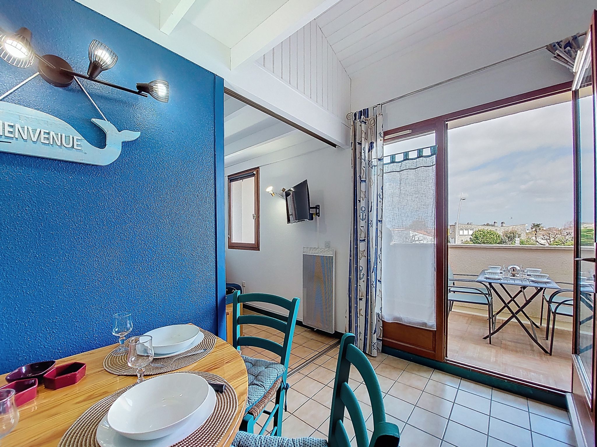 Photo of Les Soleils Rouges