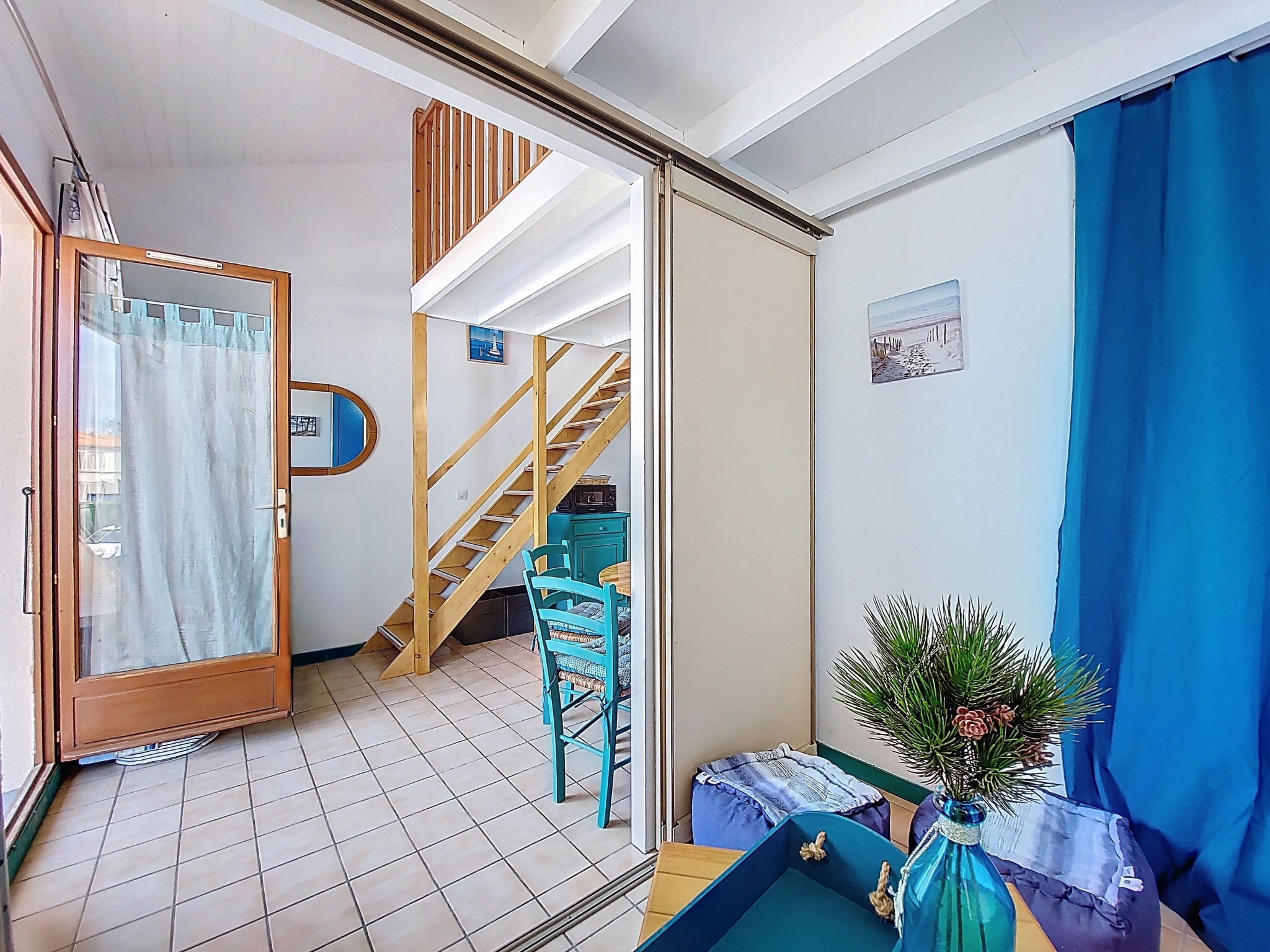 Photo of Les Soleils Rouges