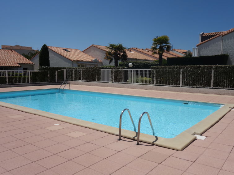Search and Stay destination Vaux-sur-Mer, Nouvelle-Aquitaine - France from AU$ 185. Les Jardins de l'Océan