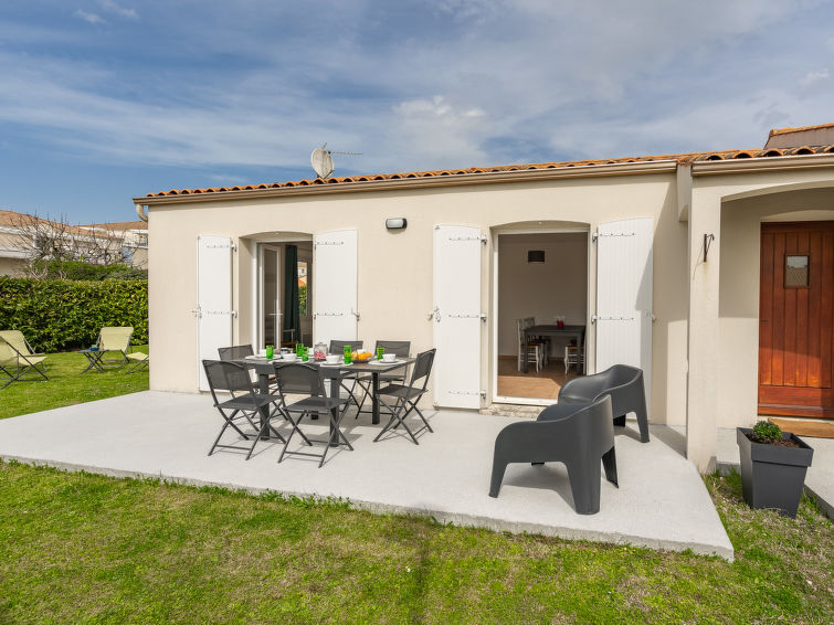 Vaux sur Mer accommodation villas for rent in Vaux sur Mer apartments to rent in Vaux sur Mer holiday homes to rent in Vaux sur Mer