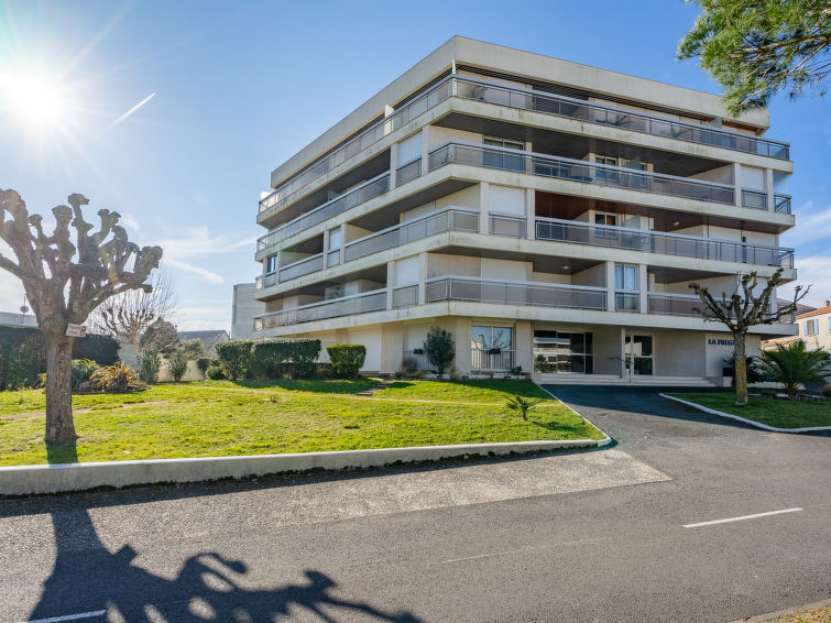 Search and Stay destination Vaux-sur-Mer, Nouvelle-Aquitaine - France from AU$ 181. La Fregate