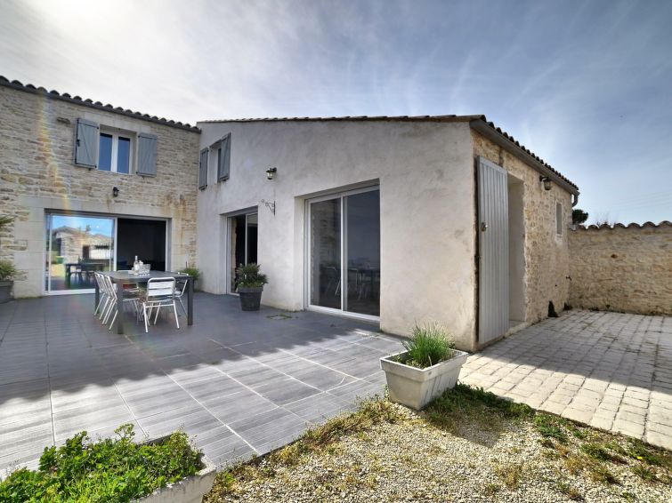 Search and Stay destination Dolus-d'Oléron, Nouvelle-Aquitaine - France from AU$ 468. Les Oyats