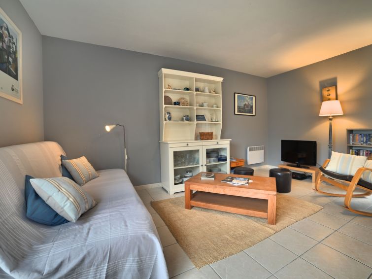 Search and Stay destination Saint-Pierre-d'Oléron, Nouvelle-Aquitaine - France from AU$ 339. Les Deux Mûriers
