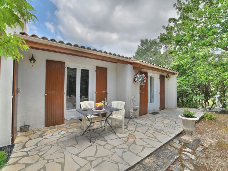 Search and Stay destination Saint-Georges-d'Oléron, Nouvelle-Aquitaine - France from AU$ 249. Le Rocher Vert