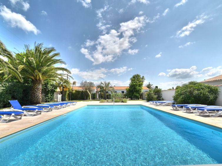 Search and Stay destination Saint-Georges-d'Oléron, Nouvelle-Aquitaine - France from AU$ 178. Le Moulin de la Filasse