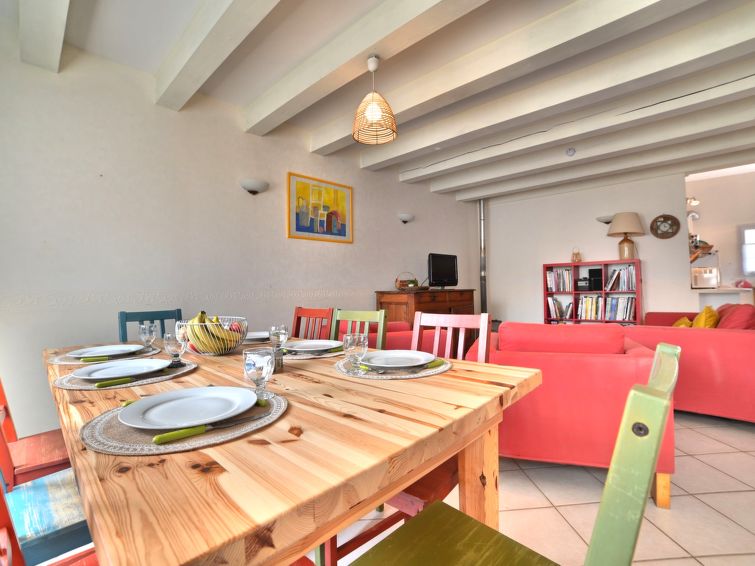 Search and Stay destination Saint-Pierre-d'Oléron, Nouvelle-Aquitaine - France from AU$ 292. Matha