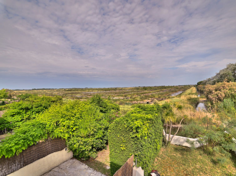 Search and Stay destination Saint-Georges-d'Oléron, Nouvelle-Aquitaine - France from AU$ 208. Le Douhet 1