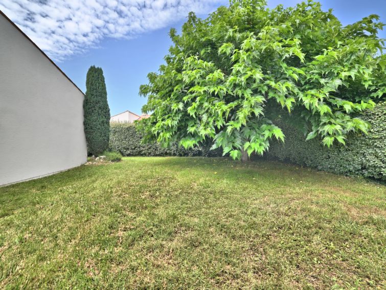 Search and Stay destination Dolus-d'Oléron, Nouvelle-Aquitaine - France from AU$ 267. La Cossarde