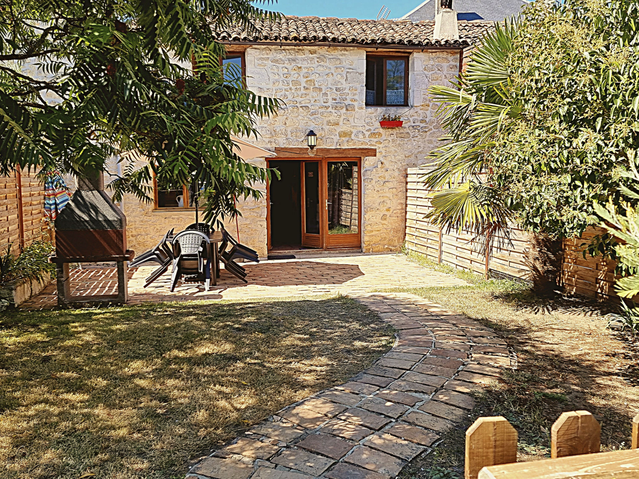 La Cave. Gite 3 chambres avec piscine-Binnen