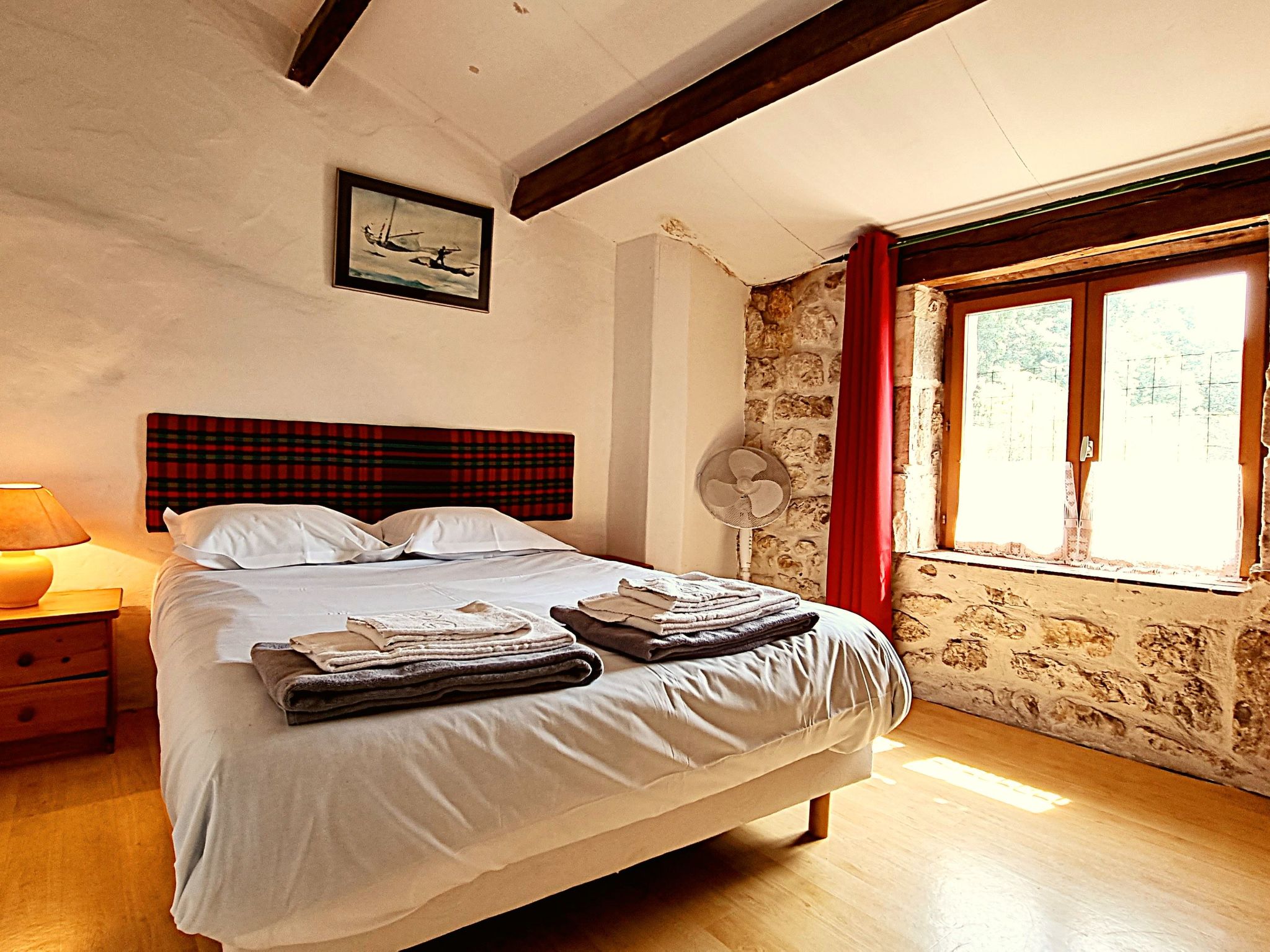 La Cave. Gite 3 chambres avec piscine-Binnen