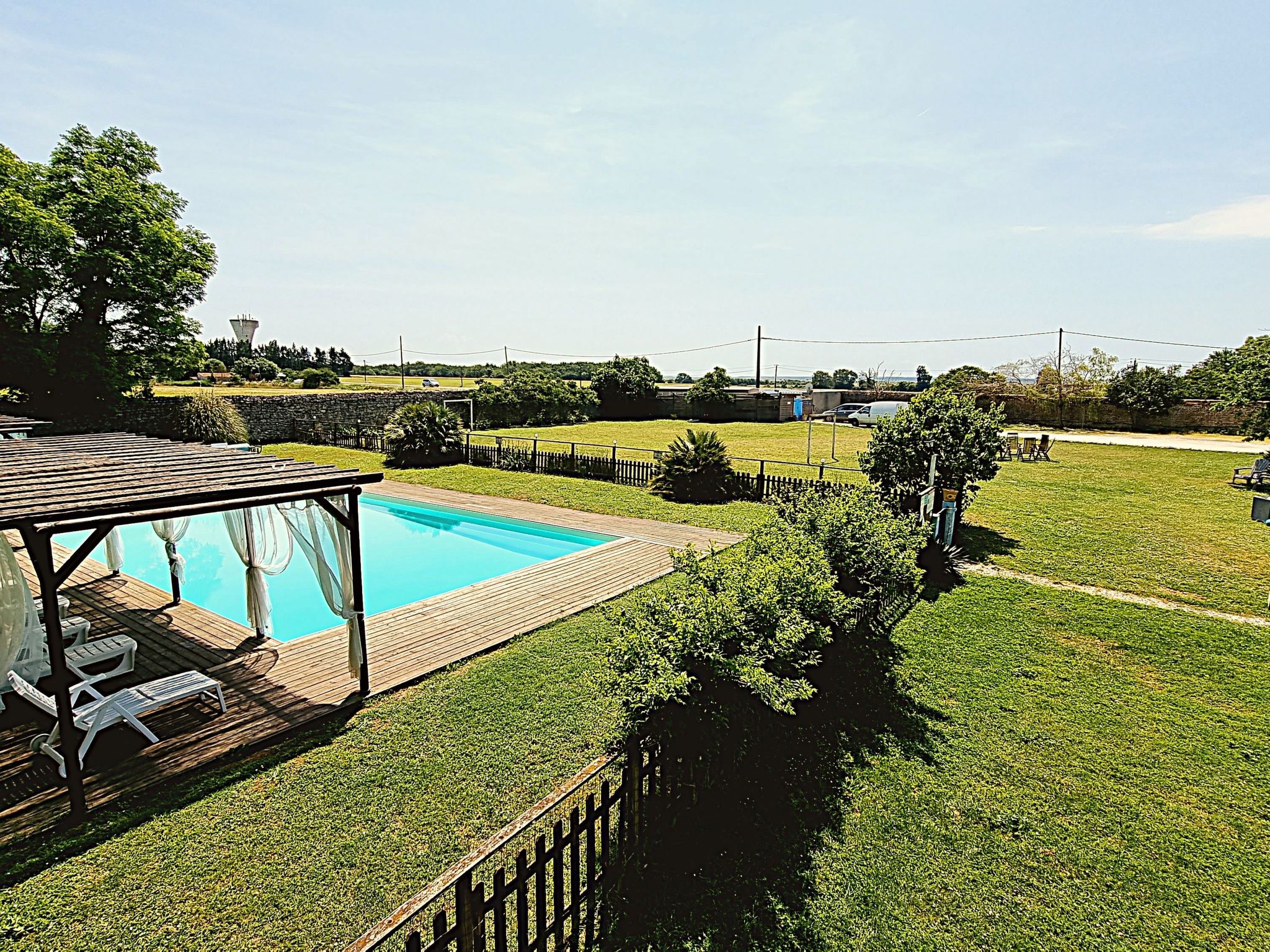 La Cave. Gite 3 chambres avec piscine-Binnen