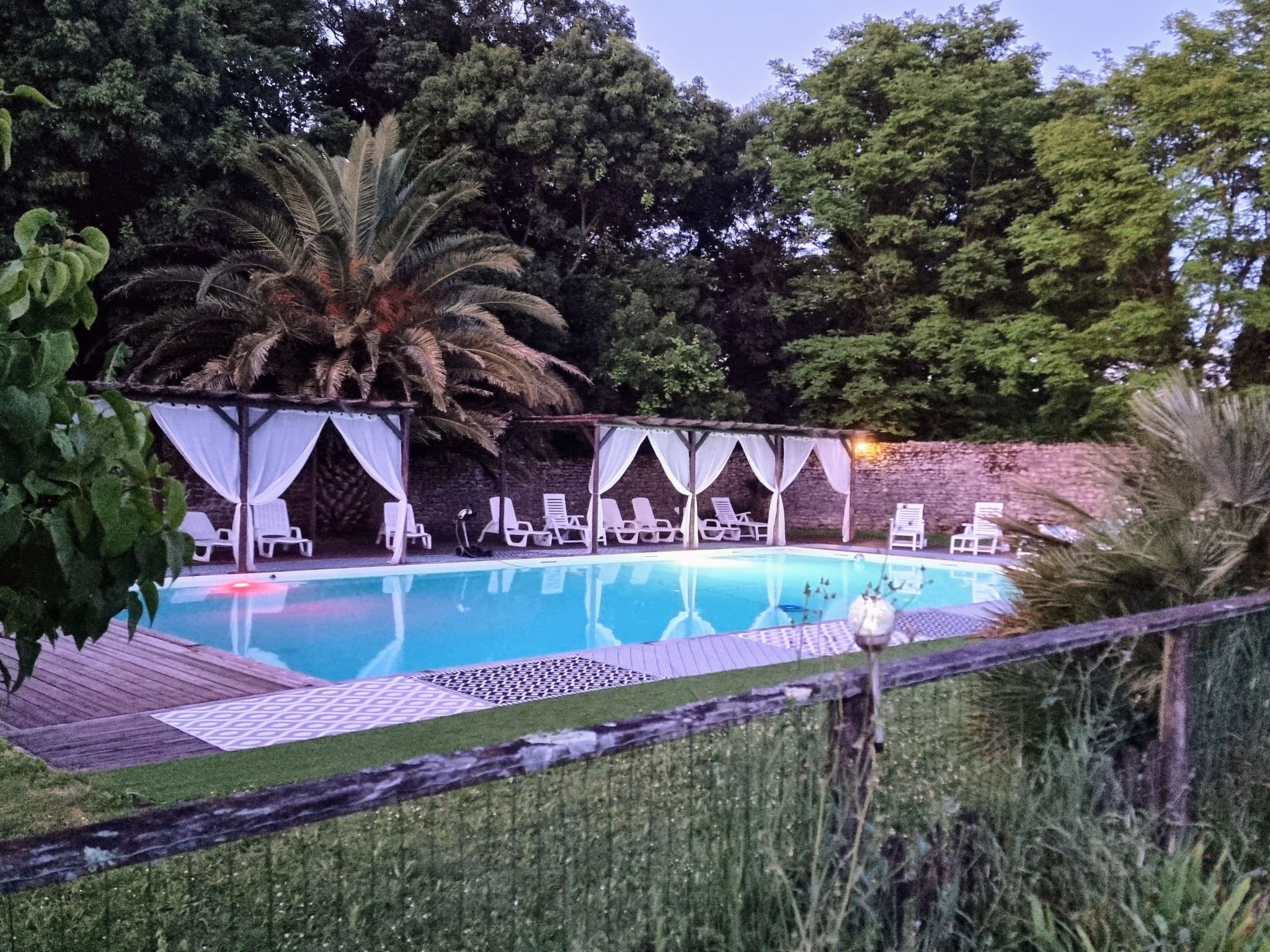 La Cave. Gite 3 chambres avec piscine-Binnen