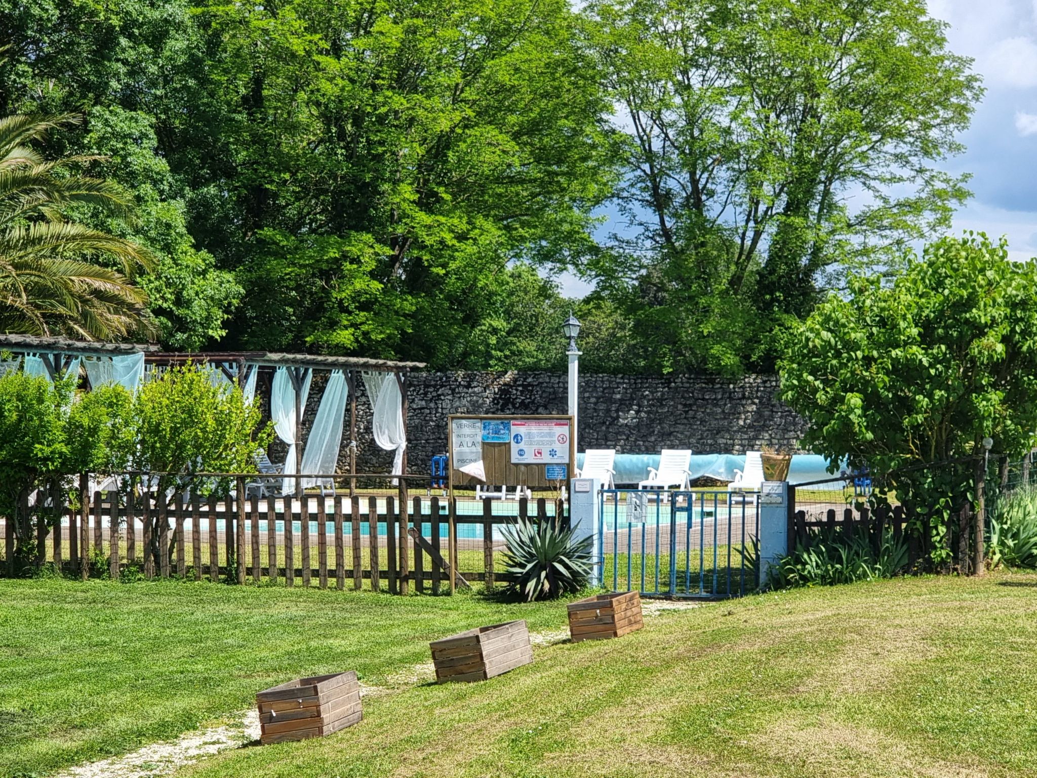 La Cave. Gite 3 chambres avec piscine-Binnen
