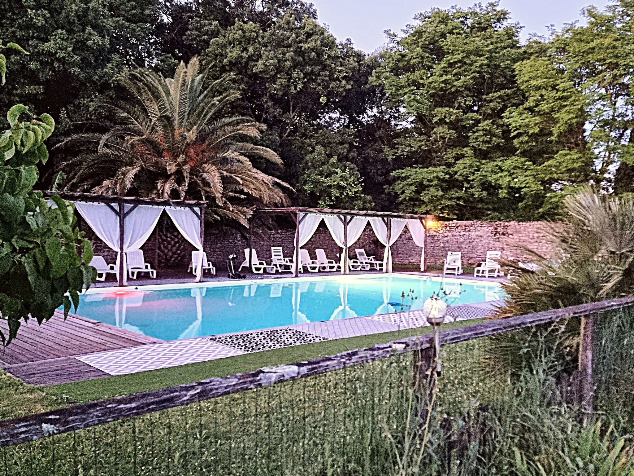 La Cave. Gite 3 chambres avec piscine-Binnen