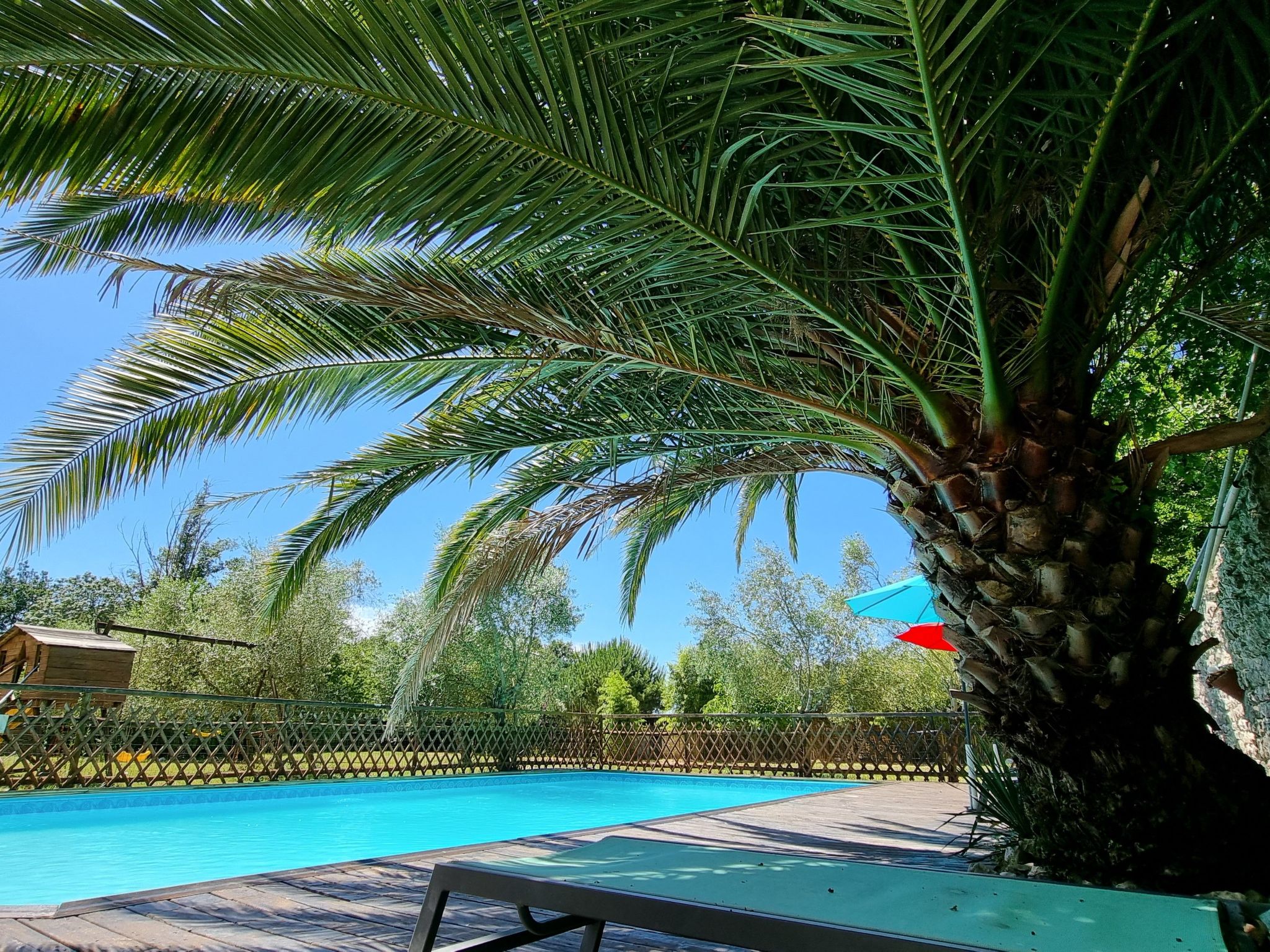 8-Zimmer-Schloss mit Pool und eigenem Park-Drinnen