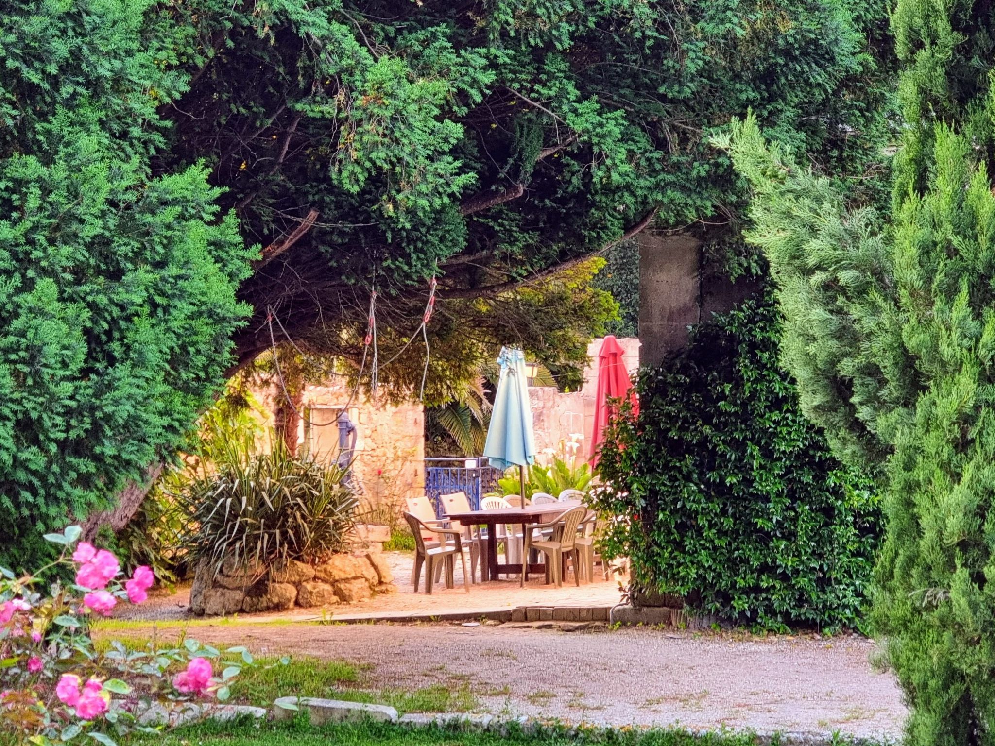 8-Zimmer-Schloss mit Pool und eigenem Park-Drinnen