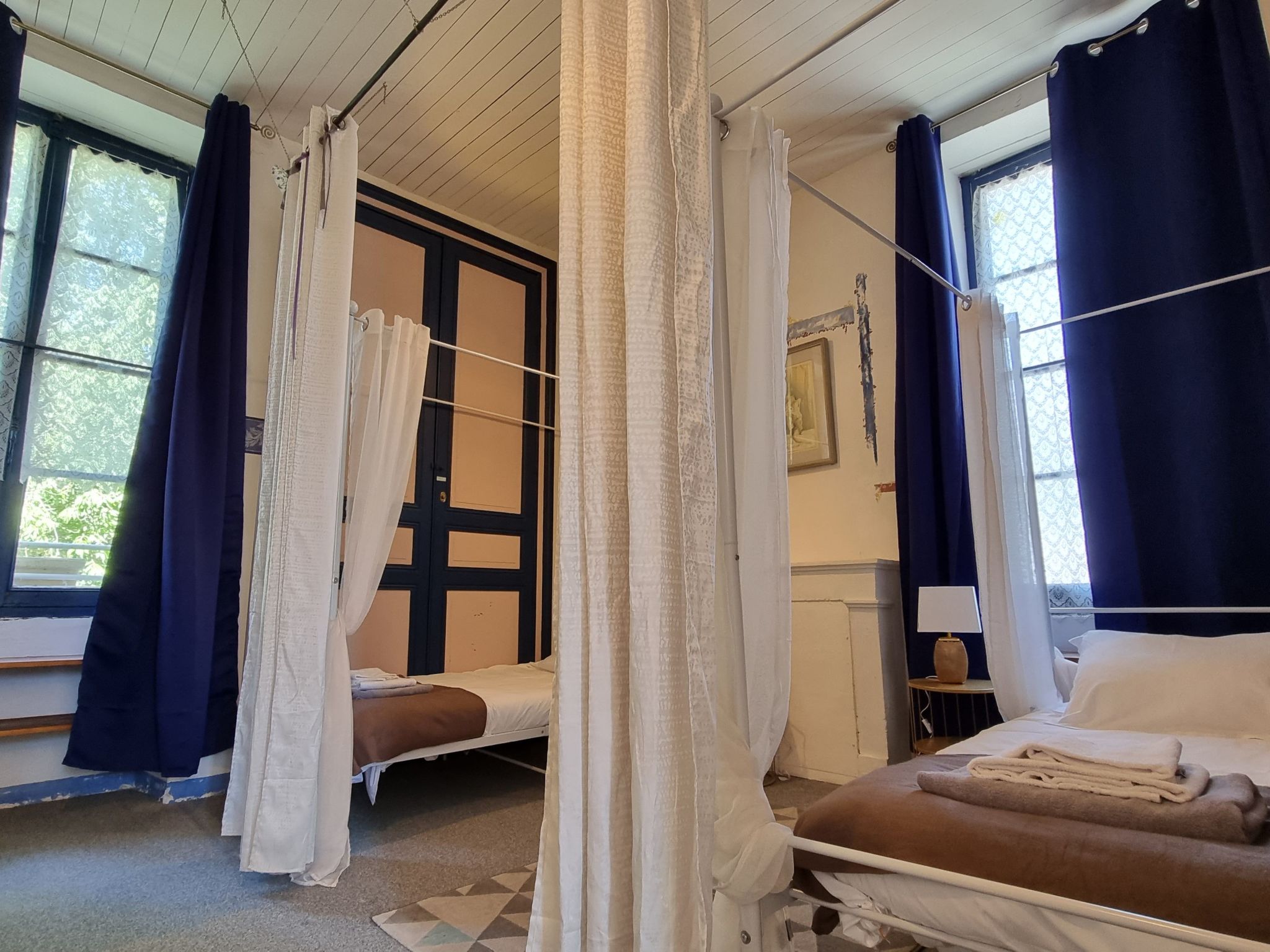 8-Zimmer-Schloss mit Pool und eigenem Park-Drinnen