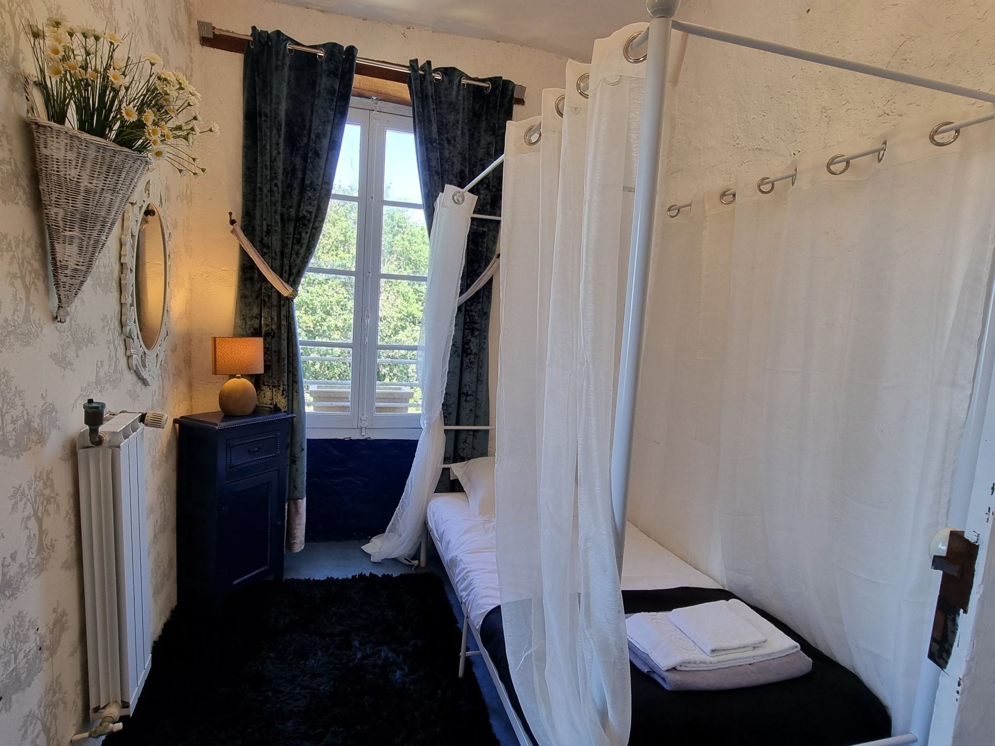 8-Zimmer-Schloss mit Pool und eigenem Park-Drinnen