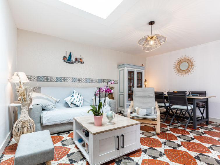Search and Stay destination Arvert, Nouvelle-Aquitaine - France from AU$ 104. Les Rosiers