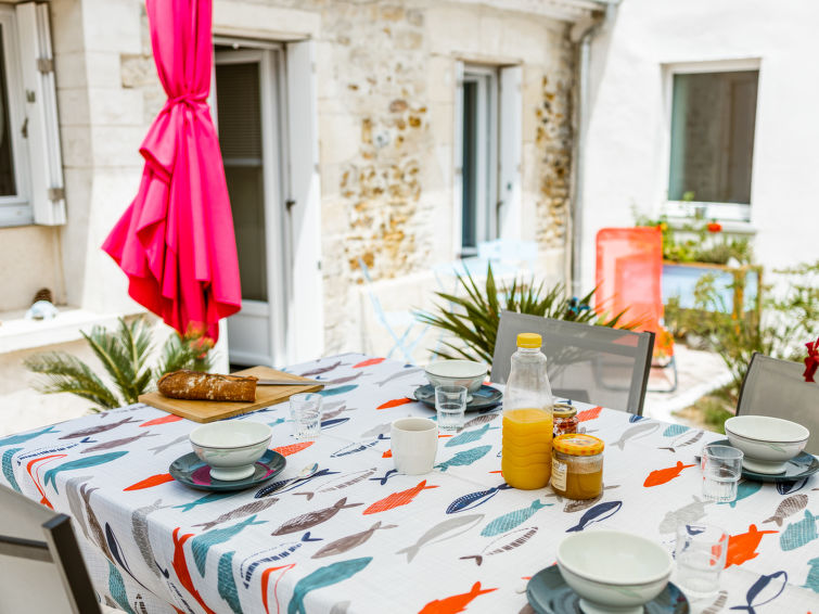 Search and Stay destination Arvert, Nouvelle-Aquitaine - France from AU$ 104. Les Rosiers