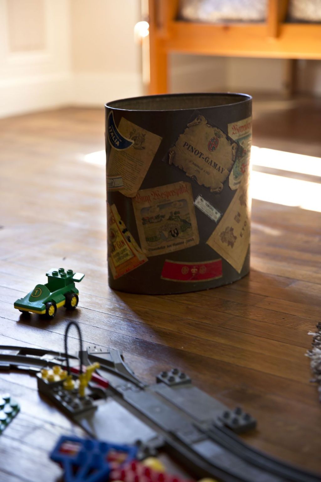 Schloss mit Überlaufpool an der Dordogne-Binnen