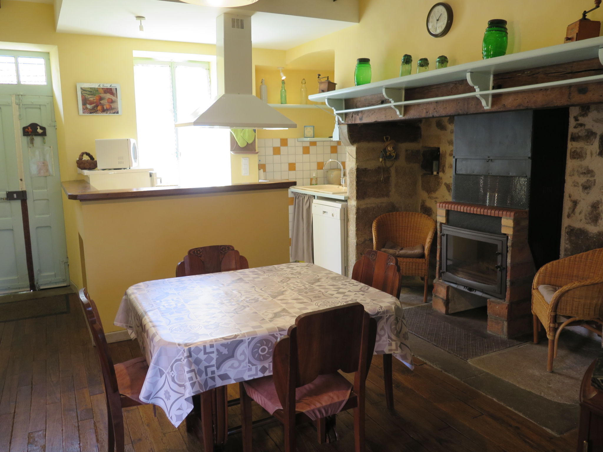 Kitchen / Dining Room