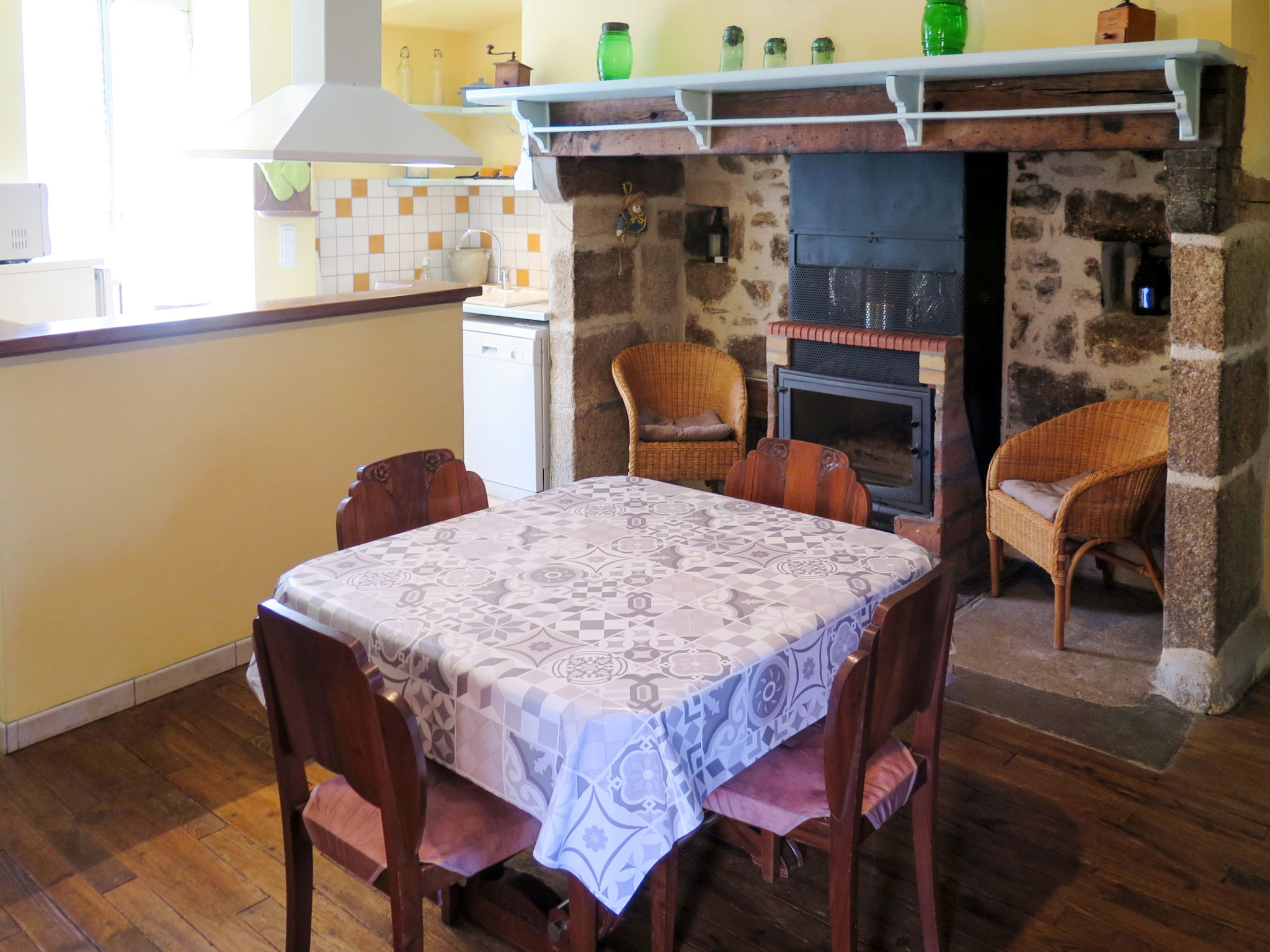Kitchen / Dining Room
