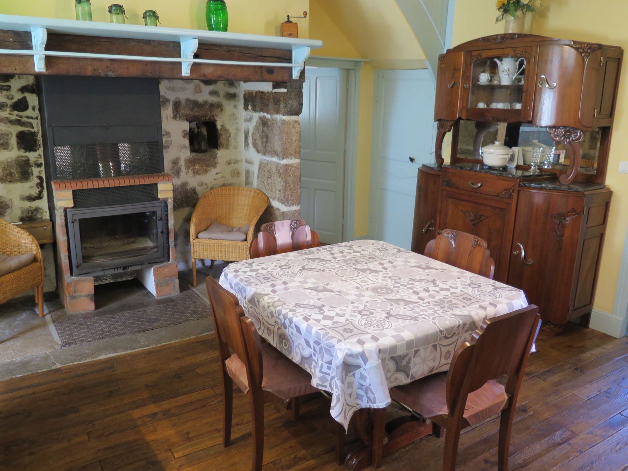 Kitchen / Dining Room