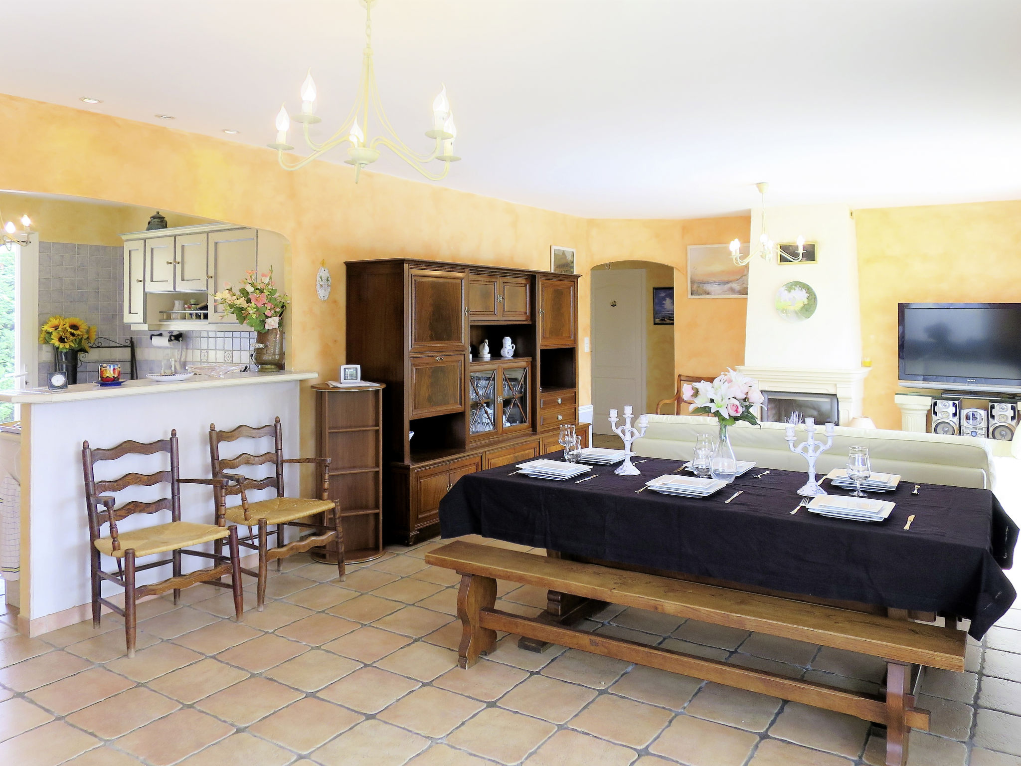 Kitchen / Dining Room