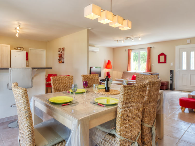 Search and Stay destination Vendays-Montalivet, Nouvelle-Aquitaine - France from AU$ 232. Les Ormes