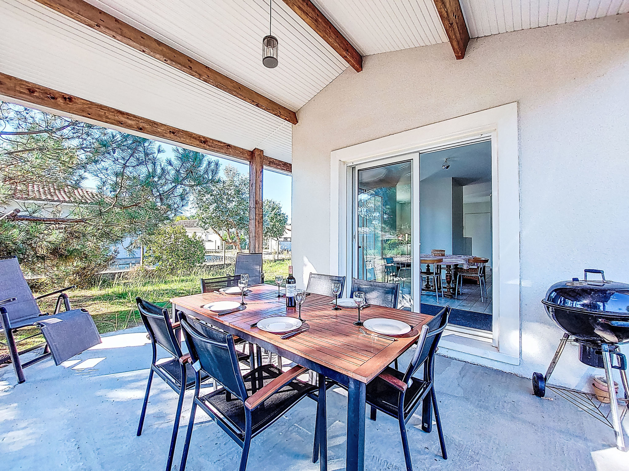 Les Arbousiers-Buiten