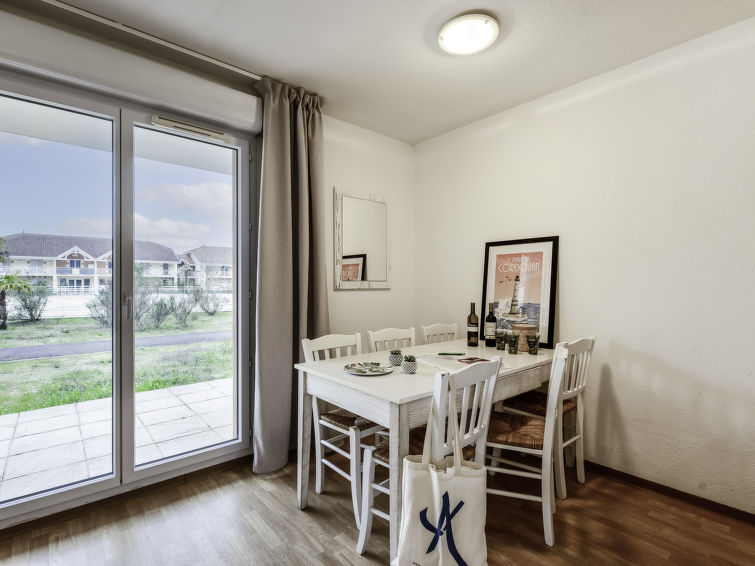 Search and Stay destination Le Verdon-sur-Mer, Nouvelle-Aquitaine - France from AU$ 201. Les Alcyons T3