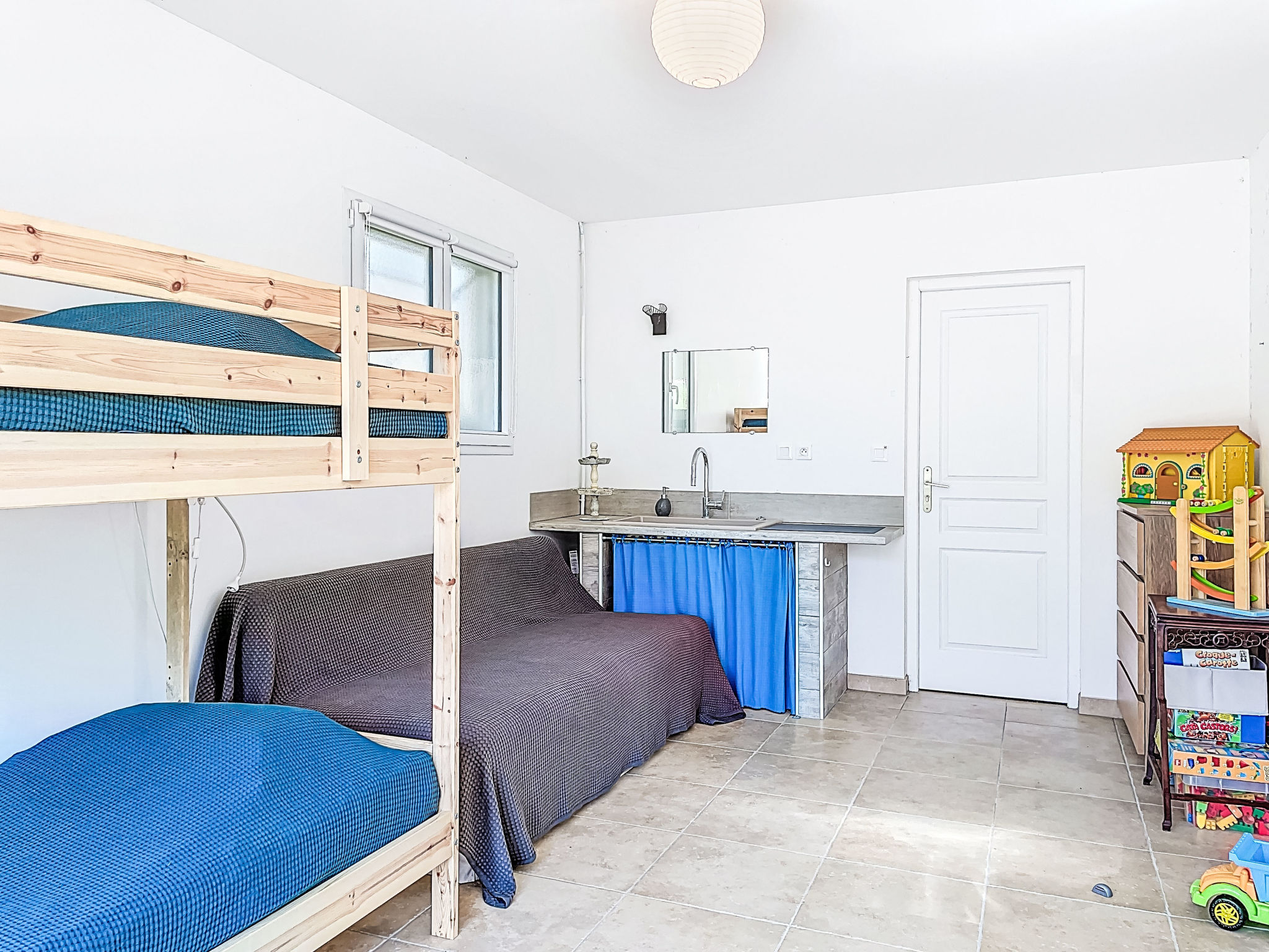 Hibiscus 10 - Drinnen