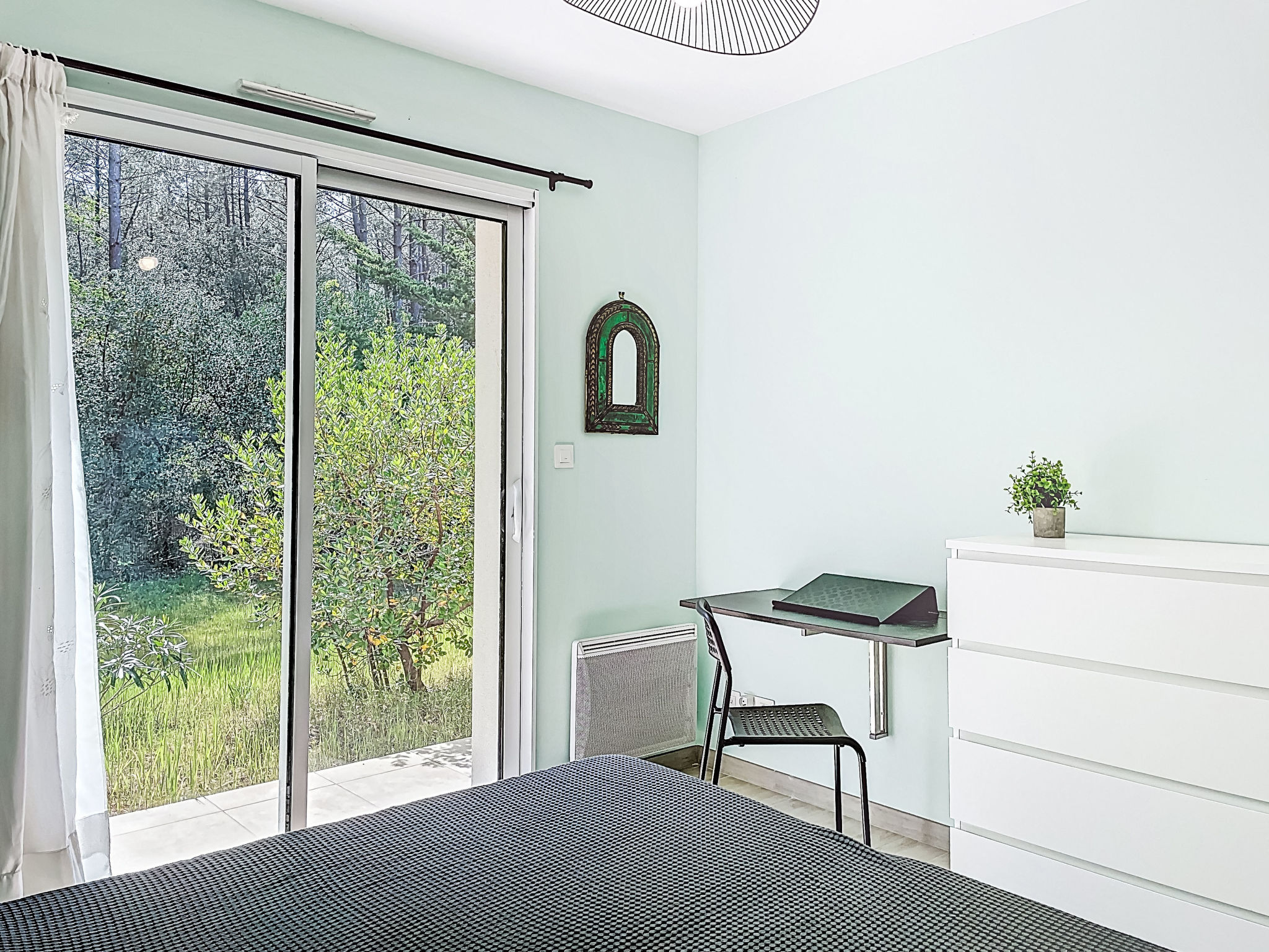 Hibiscus 10 - Drinnen