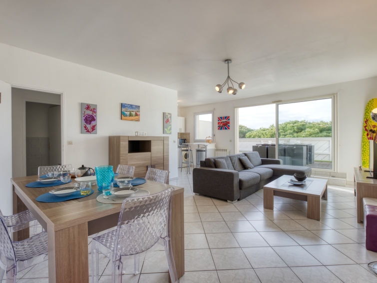 Search and Stay destination Lacanau, Nouvelle-Aquitaine - France from AU$ 279. Chambrelent