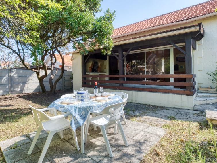 Search and Stay, undefined in undefined. Gallery position 2